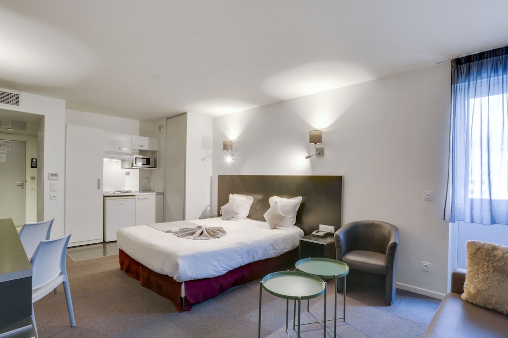 All Suites Appart Hôtel Orly Rungis 24/55