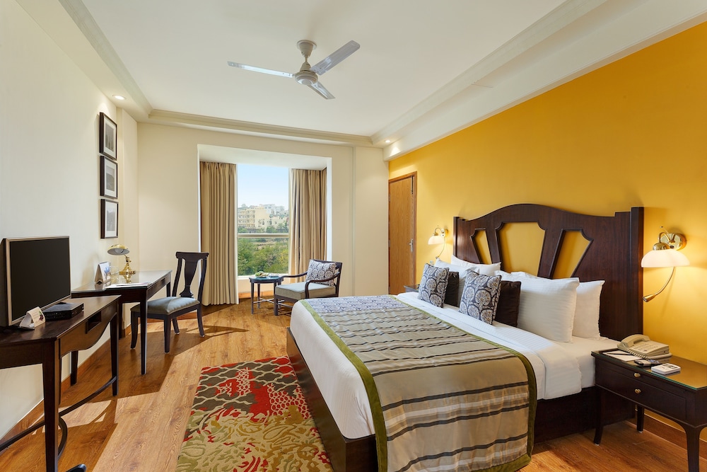 2 BEDROOMS, APARTMENT, GARDEN VIEW