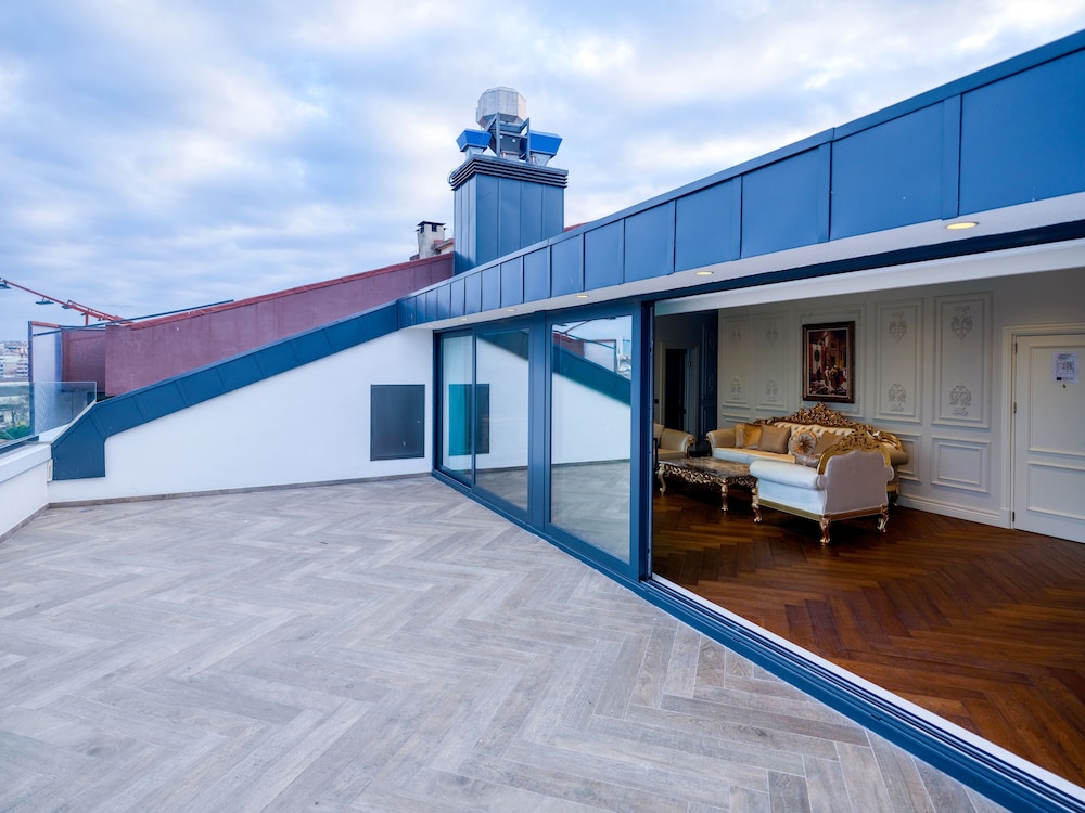 Dekalb Hotel Istanbul 46/50