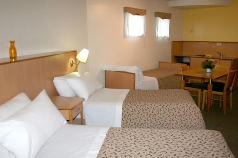 Urbanas Suites 13/36
