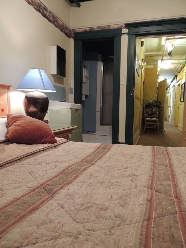 Hotel Arena Palace Montreal 9/20