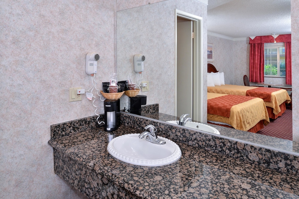 Americas Best Value Inn & Suites Fontana 22/22