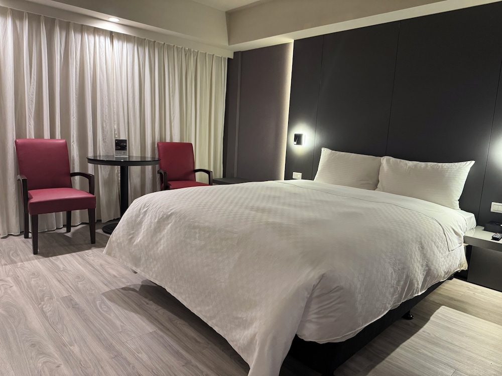 DELUXE, DOUBLE BED