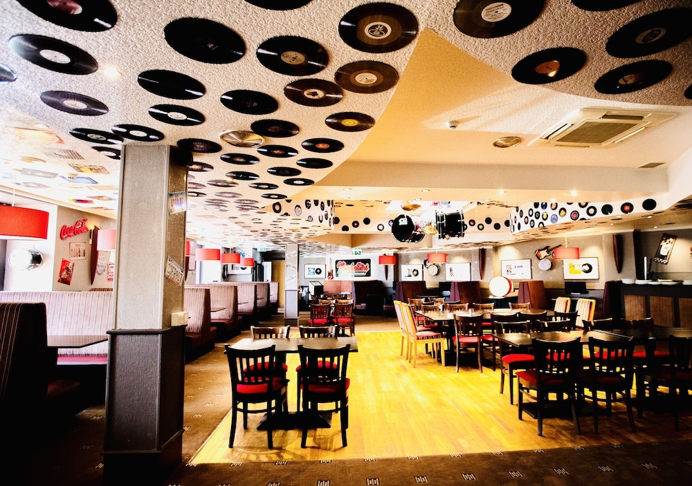 Lovat Hotel 40/42