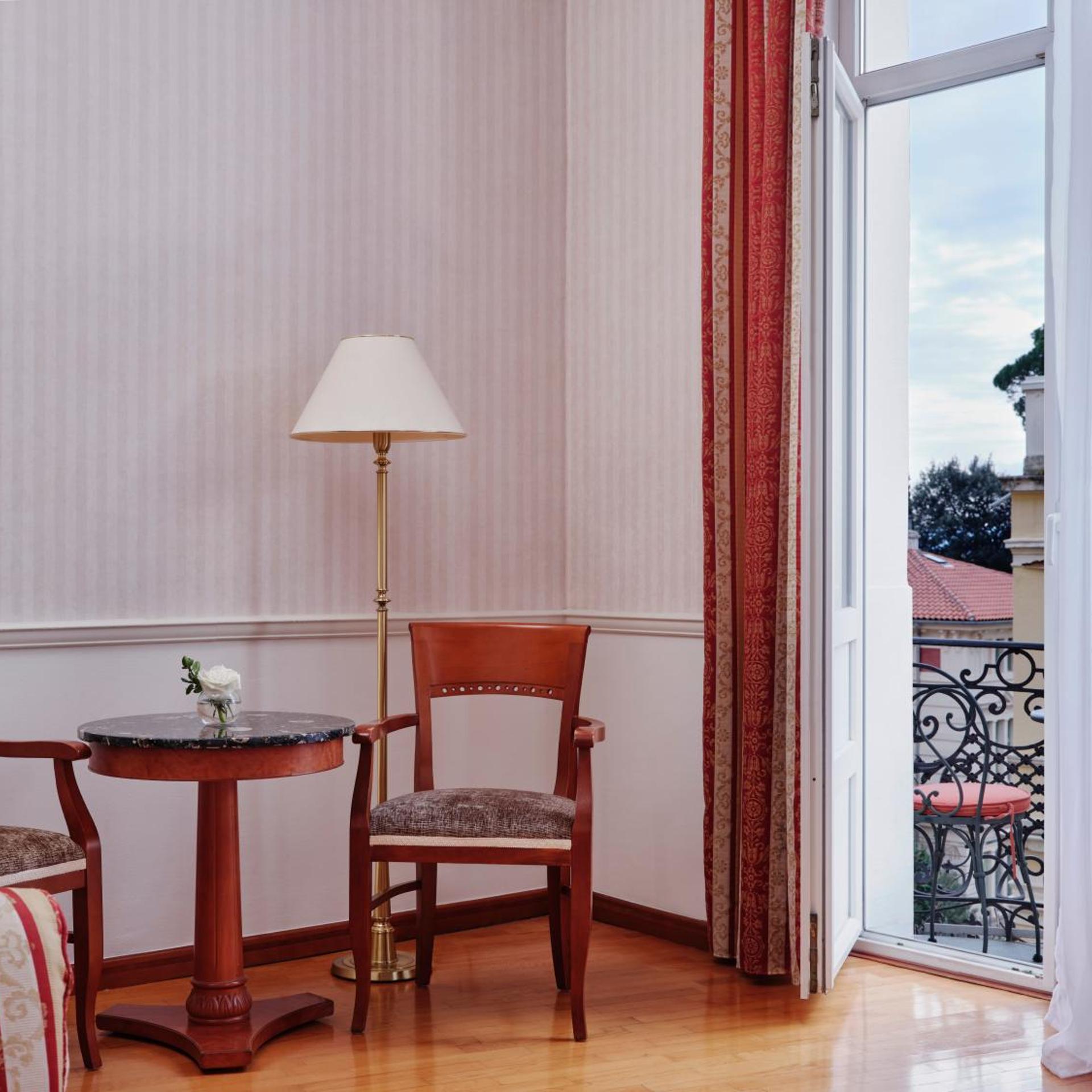 Hotel Continental 51/63
