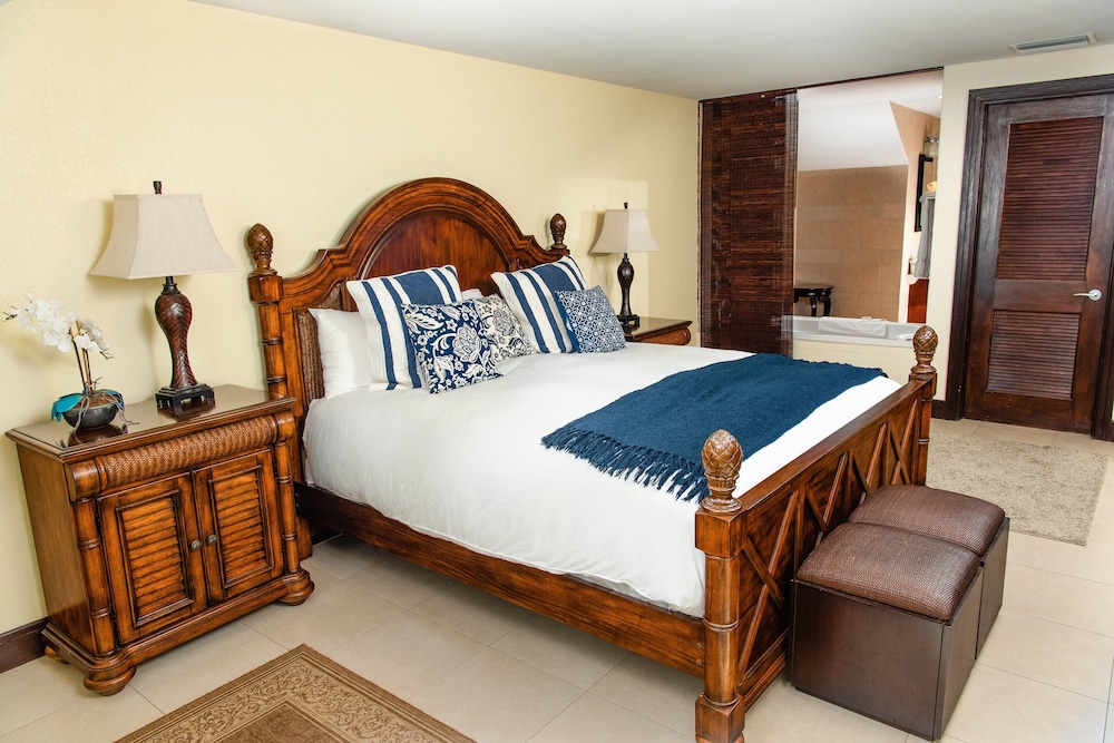 Abaco Beach Resort At Boat Harbor 16/100