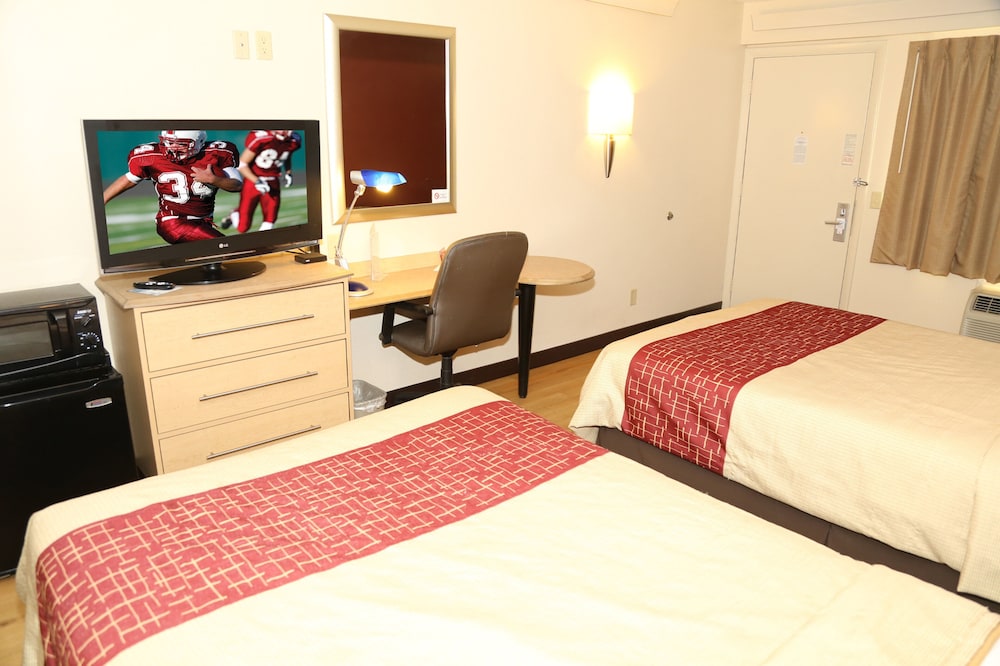 Red Roof Inn Enfield 8/20