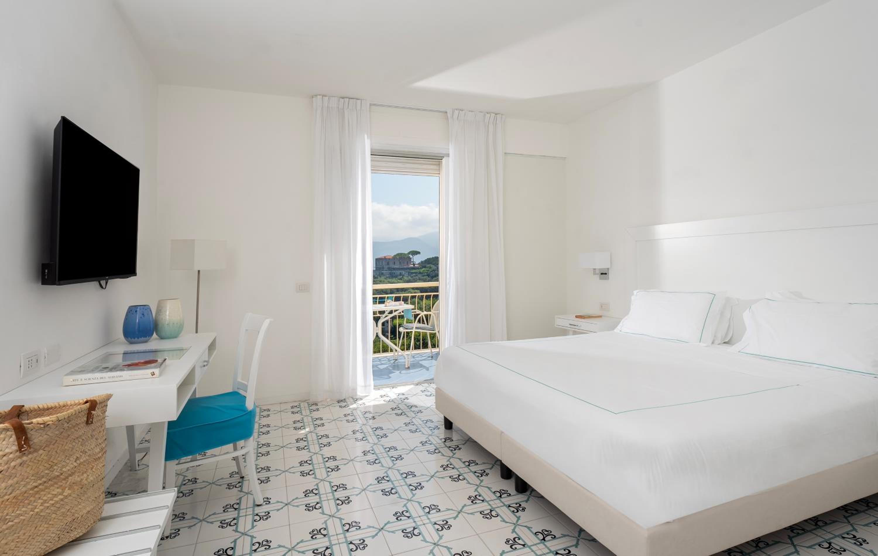 ROOM, DOUBLE OR TWIN BED, SEA VIEW, BALCONY