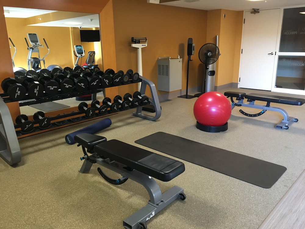 DoubleTree by Hilton Akron Fairlawn 26/50