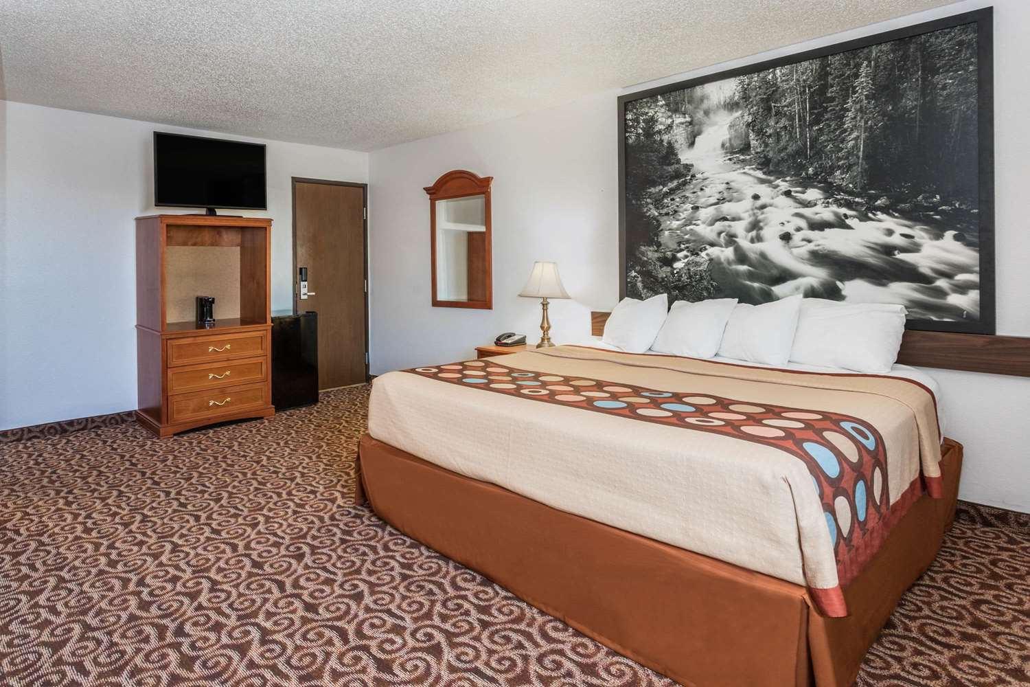 Super 8 by Wyndham Gillette 3/8