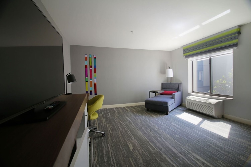 Hampton Inn & Suites Tacoma 30/46