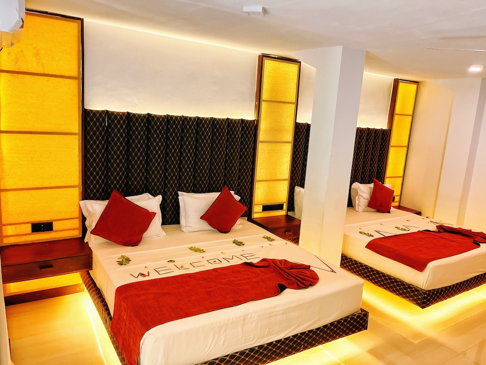 Sundaras Resort 6/50