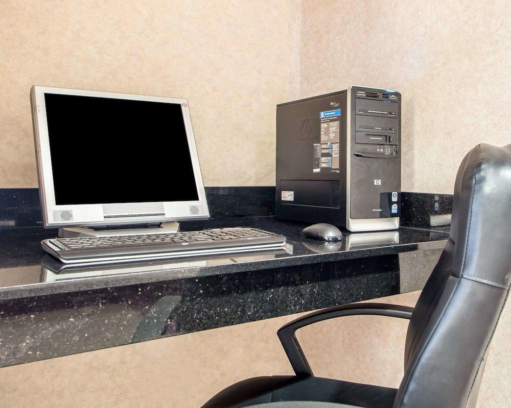 Quality Inn Merrillville 34/35