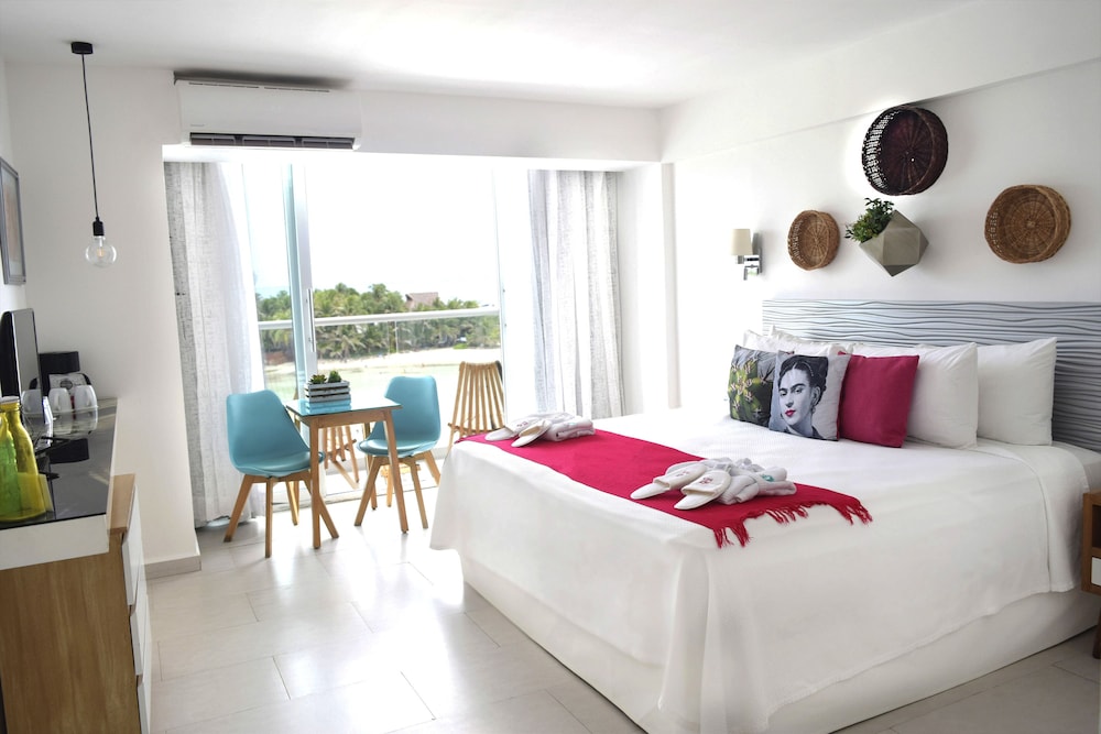 Mia Reef Isla Mujeres All Inclusive 10/66