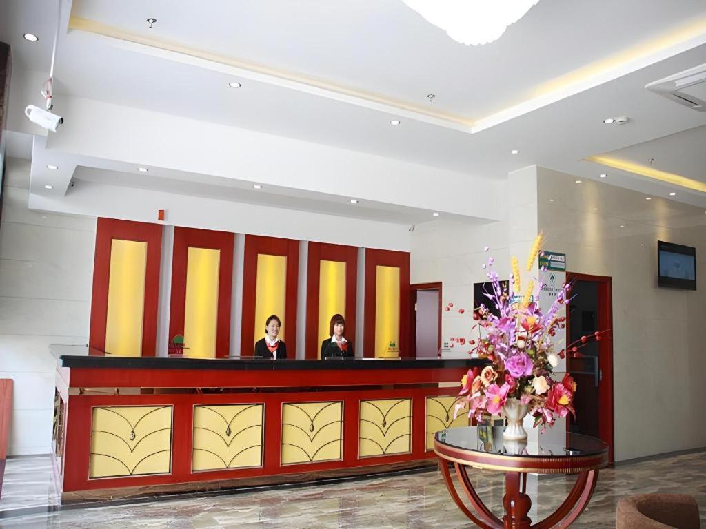 GreenTree Inn Shanghai Luojing Express Hotel 13/49