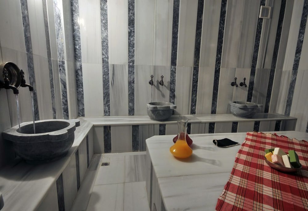 Rhiss Hotel Bostanci 28/64