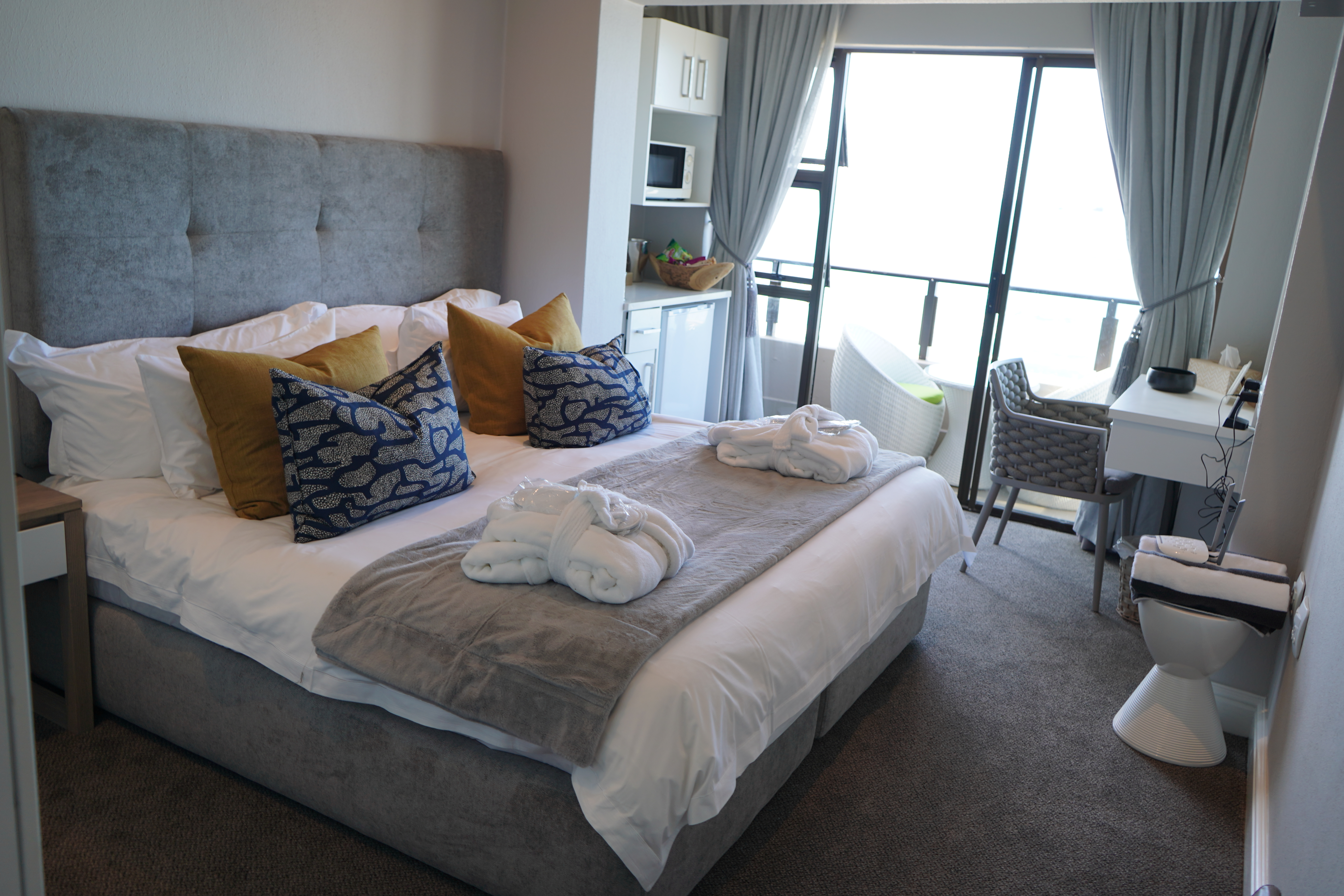 Bay Lodge on the Beach 2/50