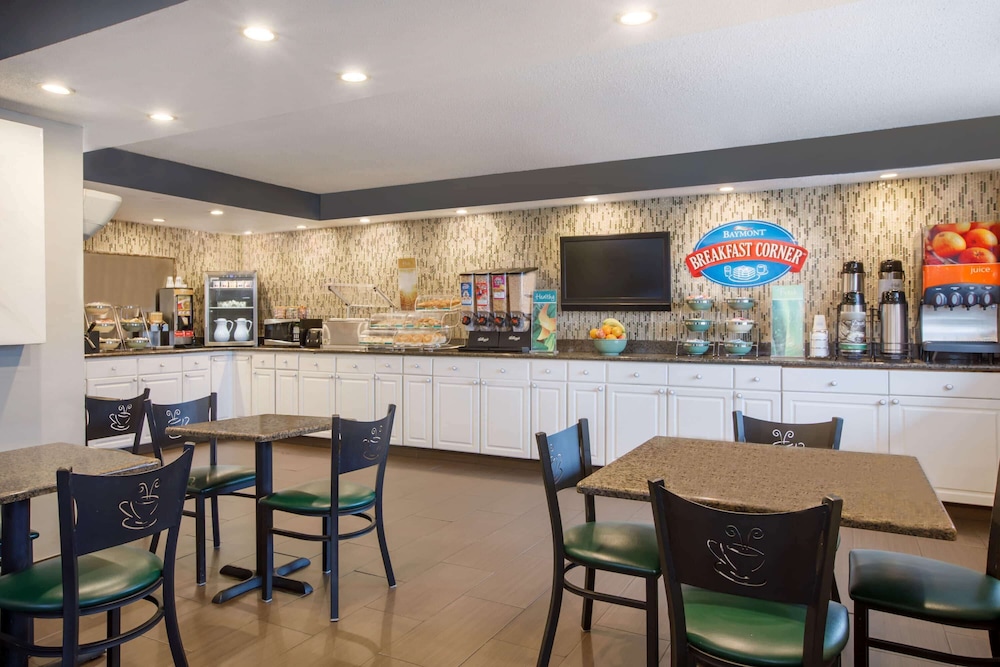 Baymont by Wyndham Wilmington NC 30/40