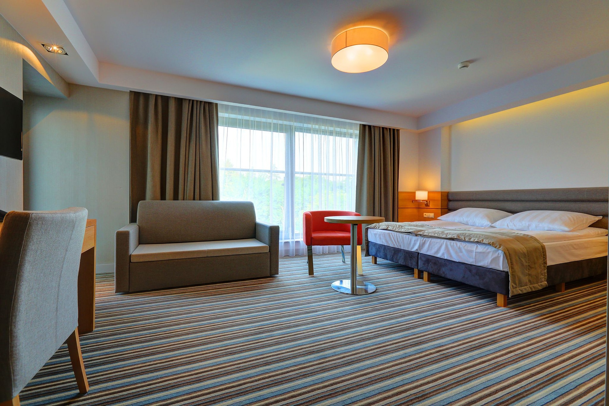 COMFORT, KING BED