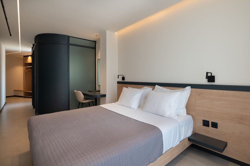 JUNIOR SUITE, STUDIO