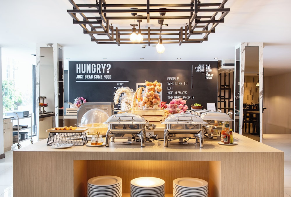 Three Sukhumvit Hotel Sha Plus Certified 54/70