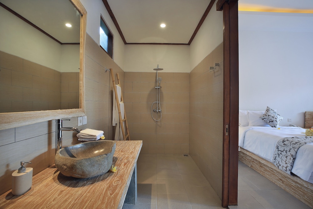 Batu Agung Villas 32/33