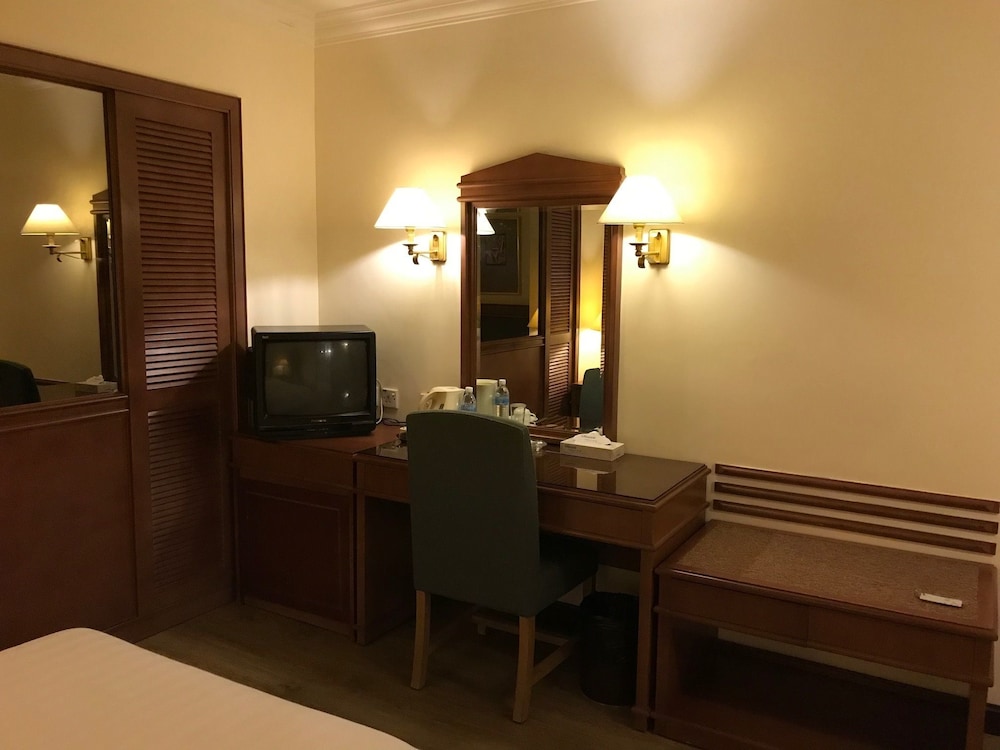 The Executive Hotel 19/25