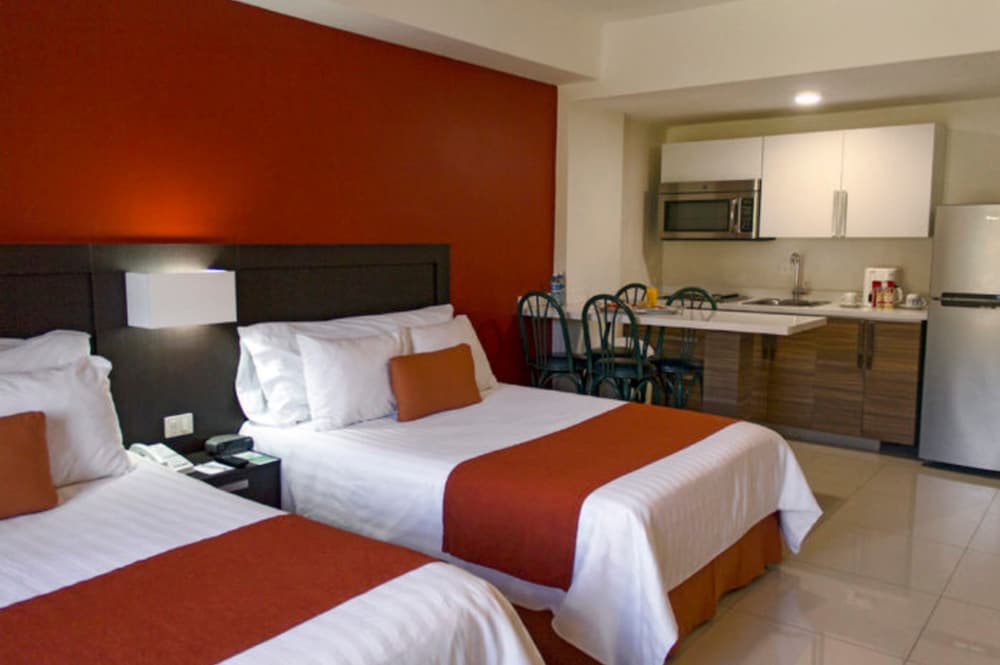 Bahia Escondida Hotel 11/65