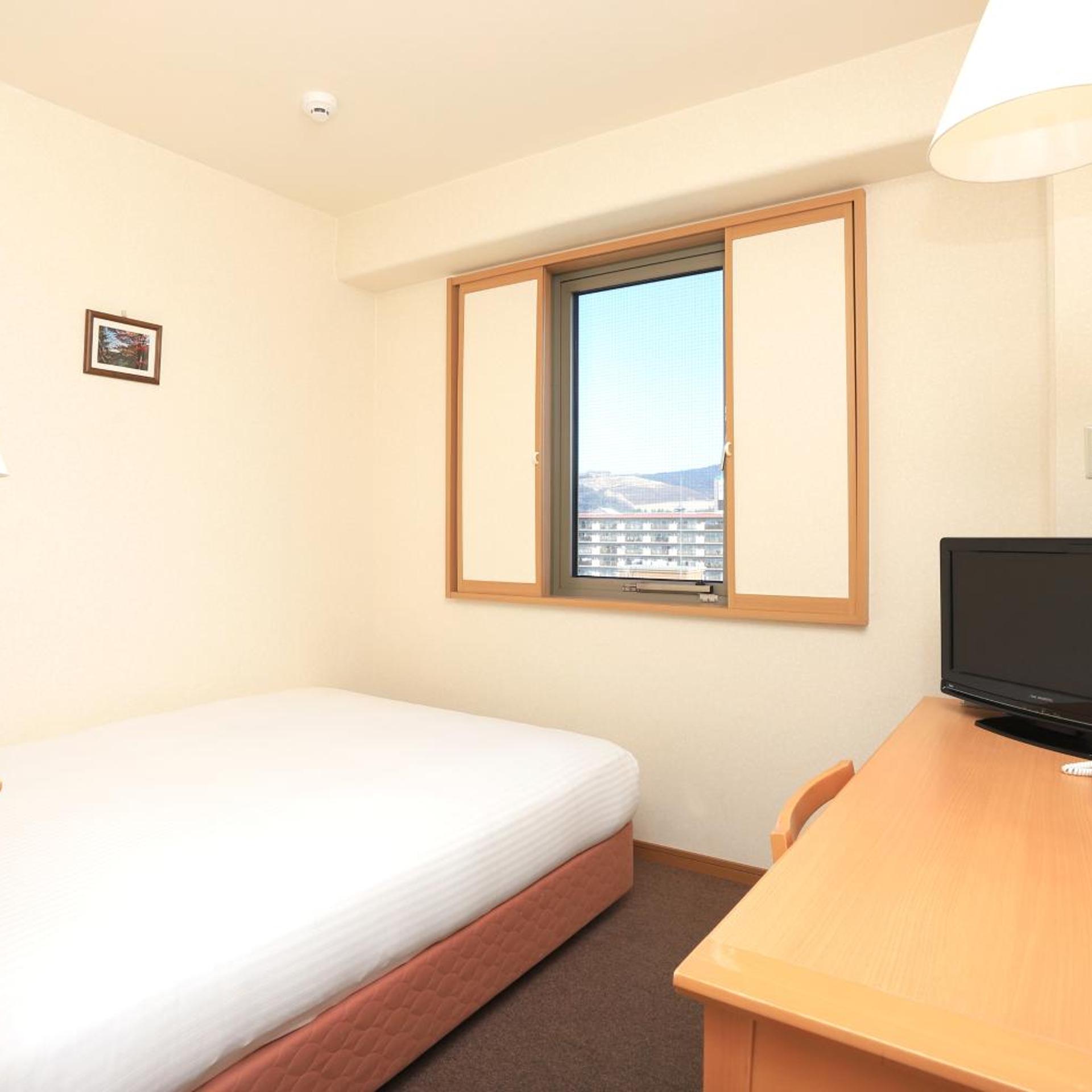 ROOM, DOUBLE BED