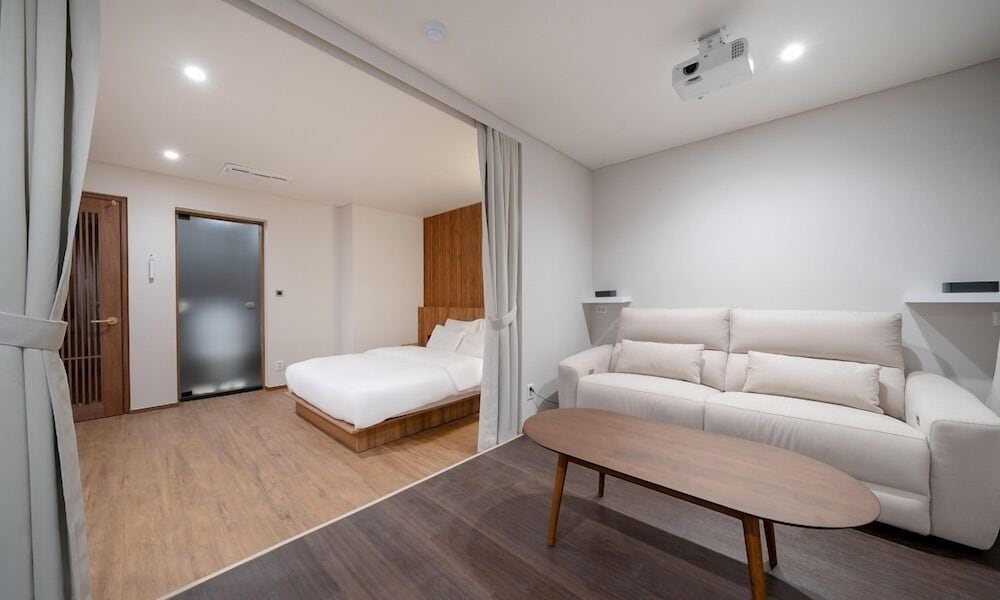 Dongtan Simjak Hotel 13/100