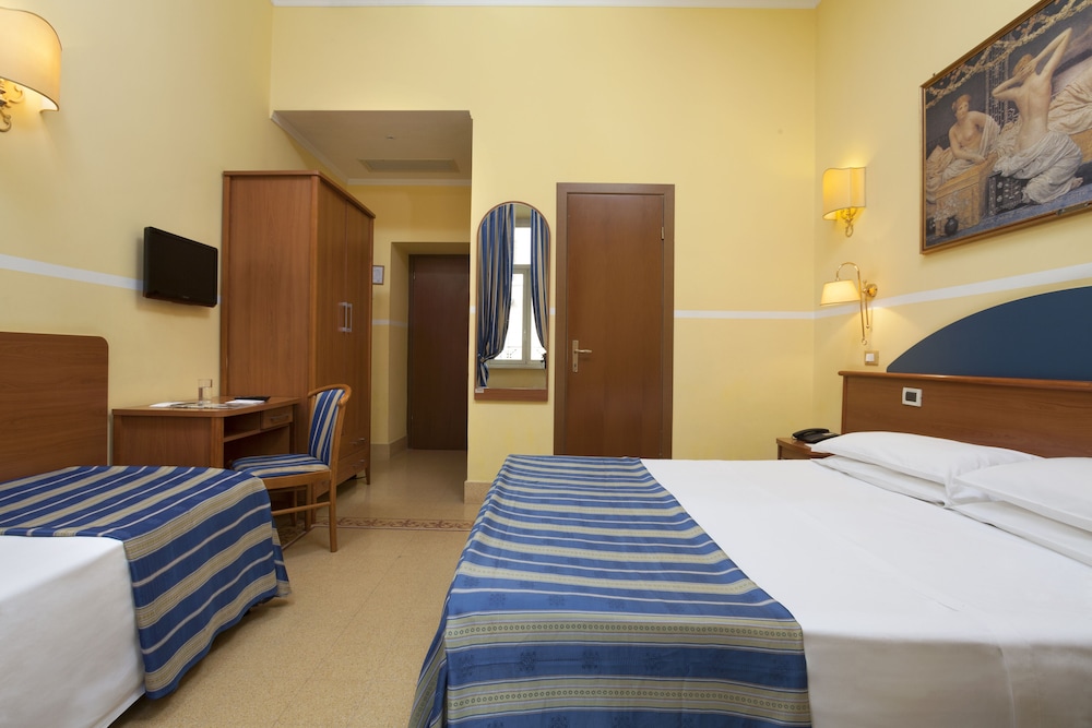 Kennedy Hotel 28/62