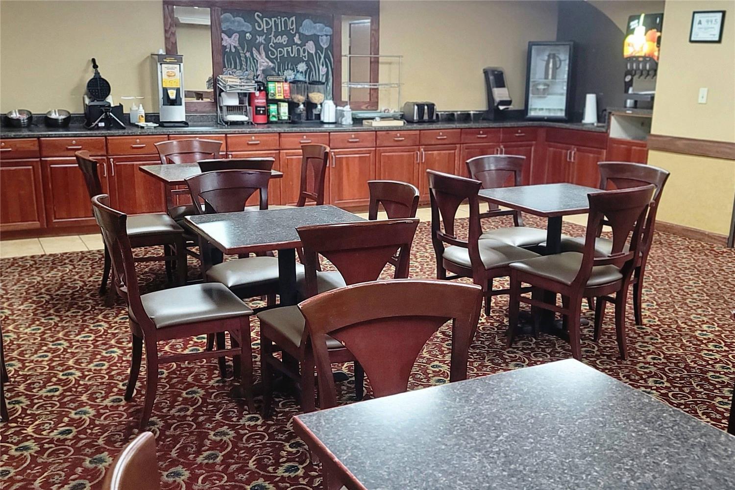 University Inn Boiling Springs, NC 13/23