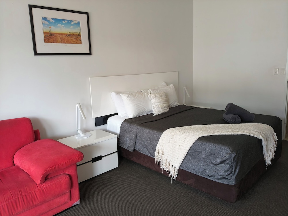 Gunnedah Lodge Motel 4/30