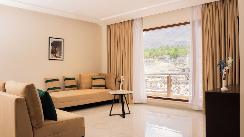 Ramada Resort by Wyndham Gilgit 33/45