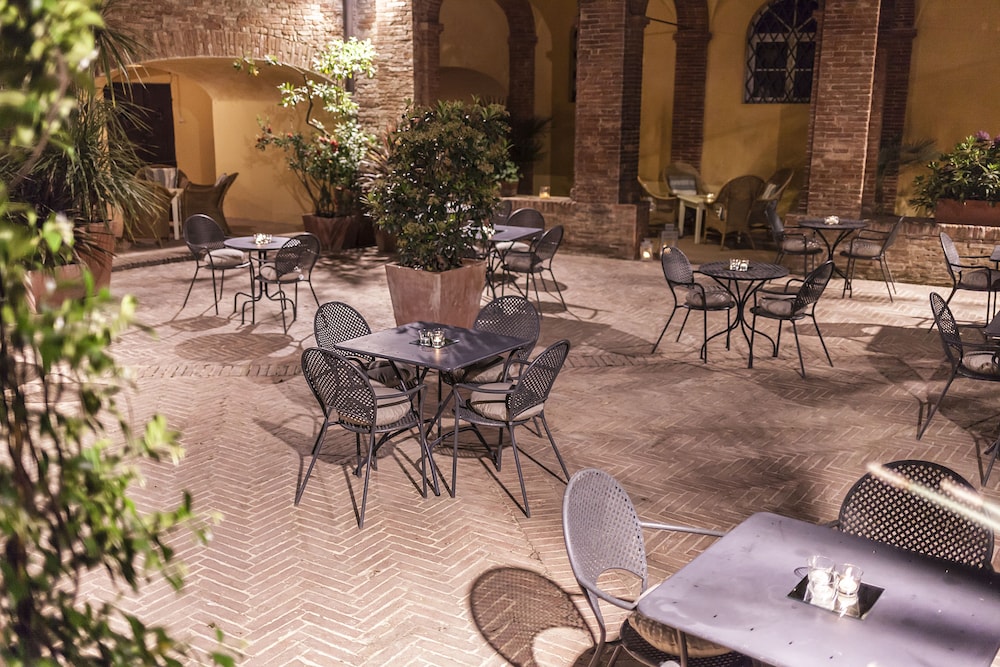 IL Chiostro Del Carmine 45/58