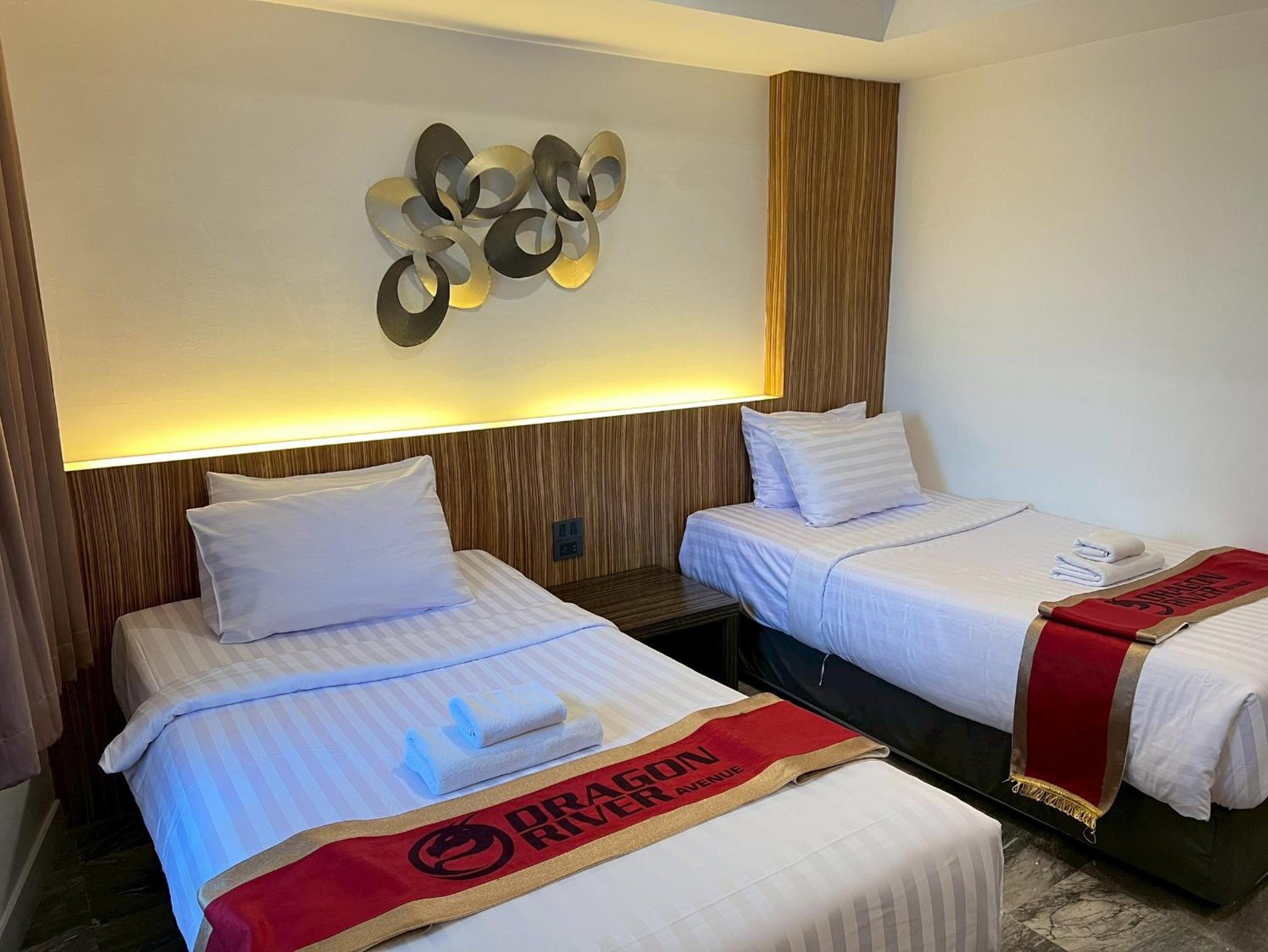 Deluxe, Twin Beds, Old Port View