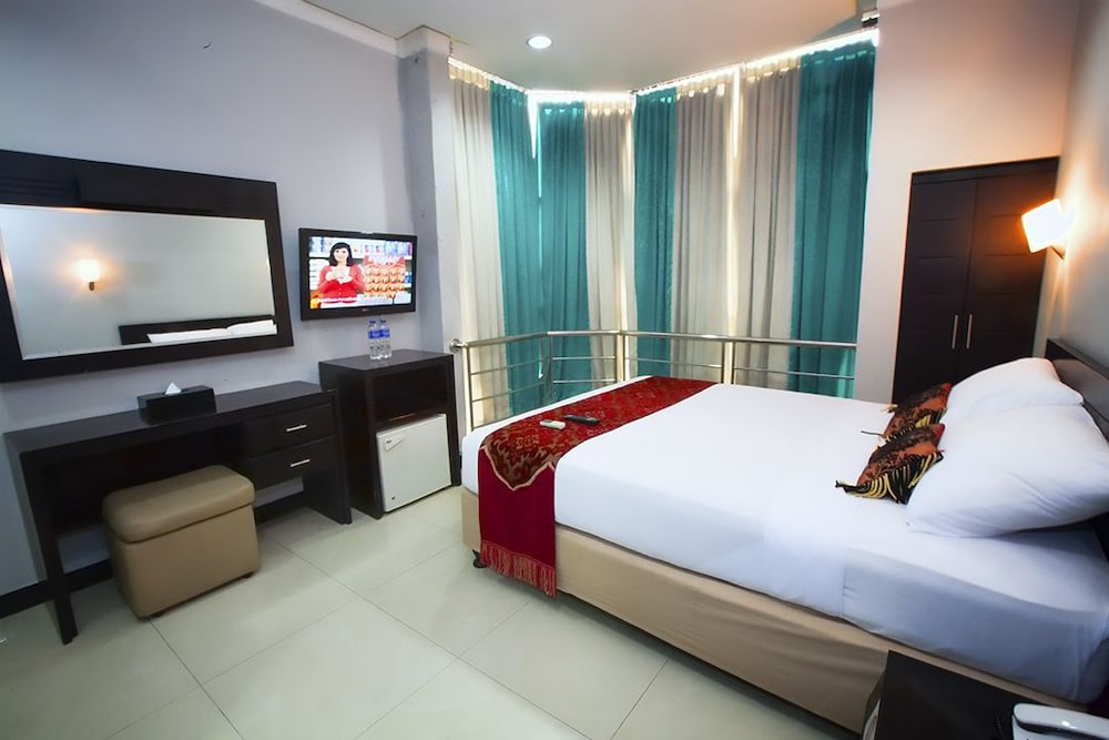 Hotel Celebes 7/22