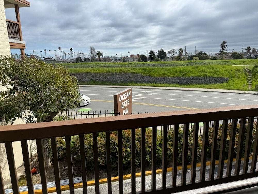 Ocean Gate Inn 50/58