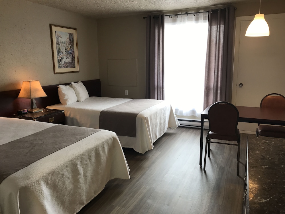 Clarion Pointe Sept-Iles, QC 12/61