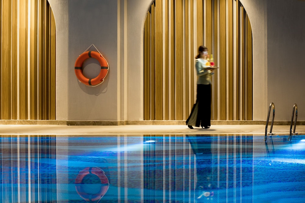 swimming pool spa