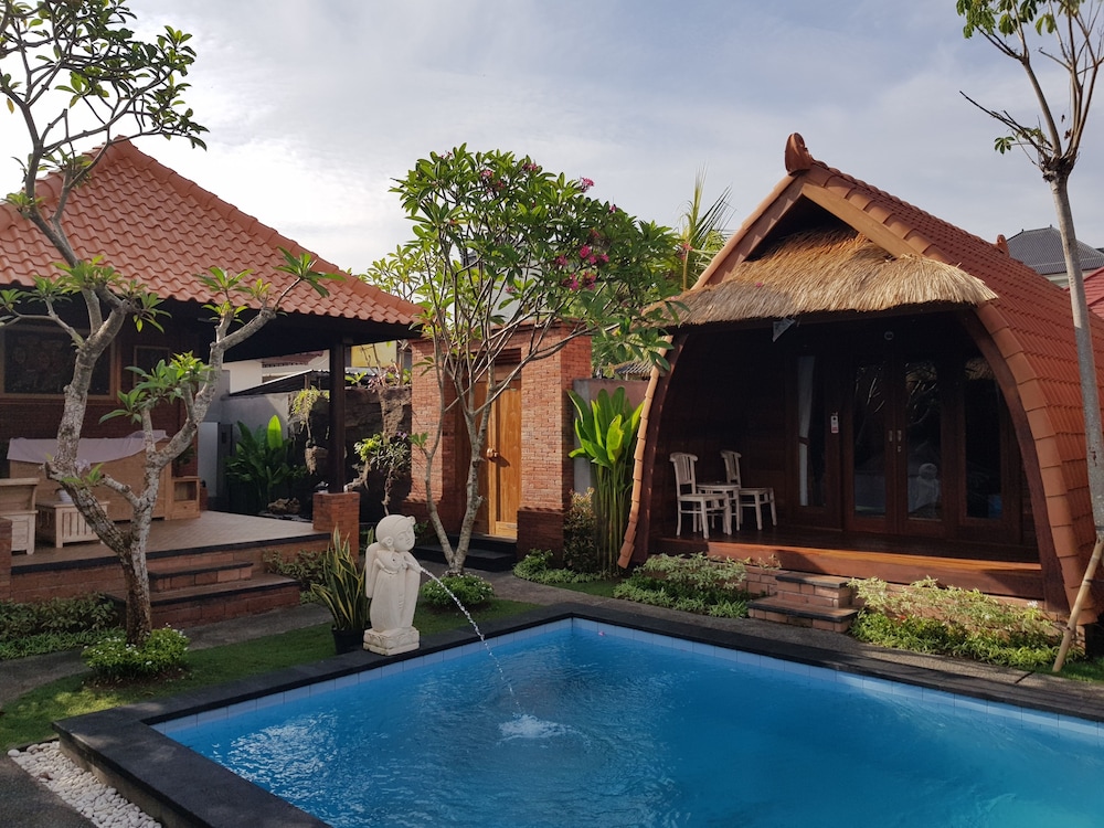 Poedja Villa Jimbaran 14/17