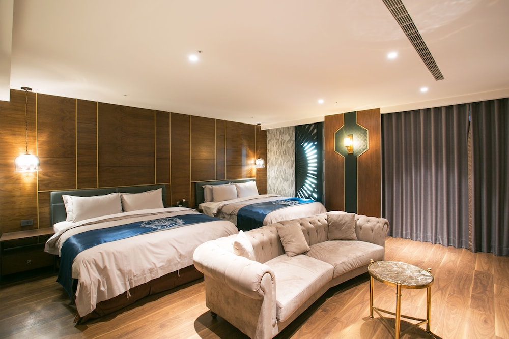 Saint Art Hotel 5/30