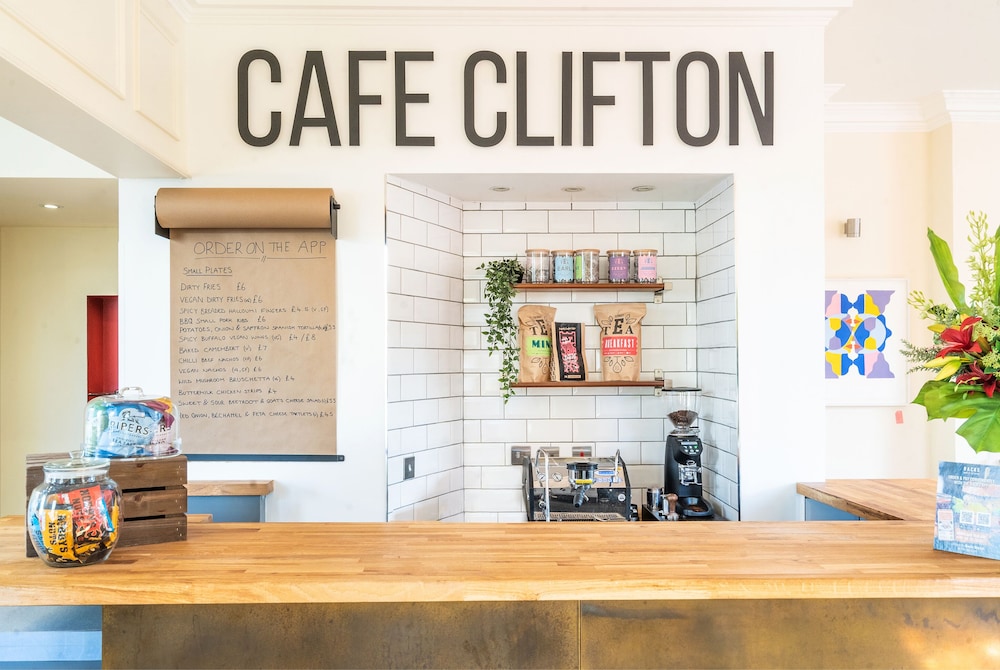 Clifton Hotel 3/53