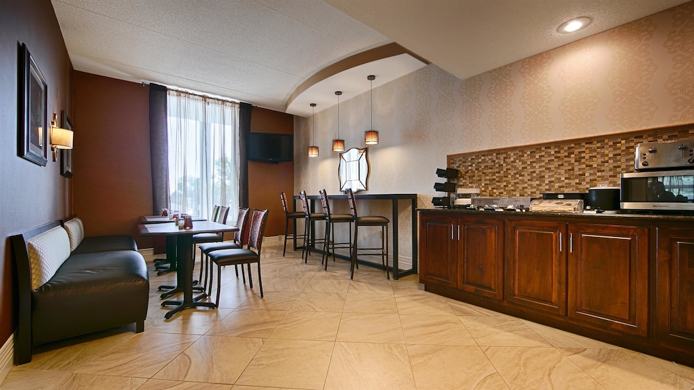 Days Inn by Wyndham Columbia Kentucky 8/52