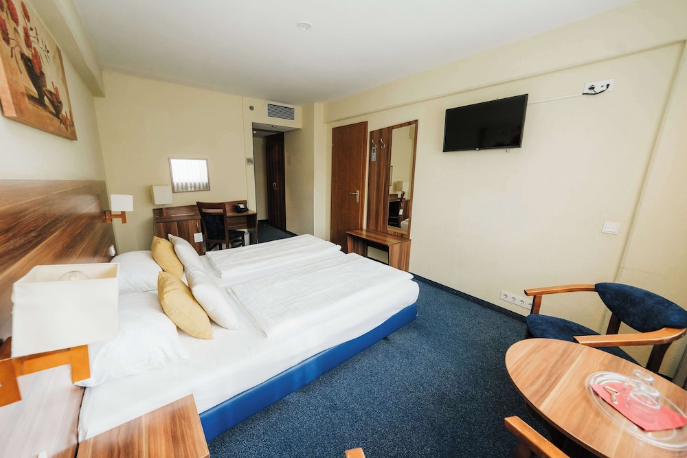 Savoy Hotel Frankfurt 36/80