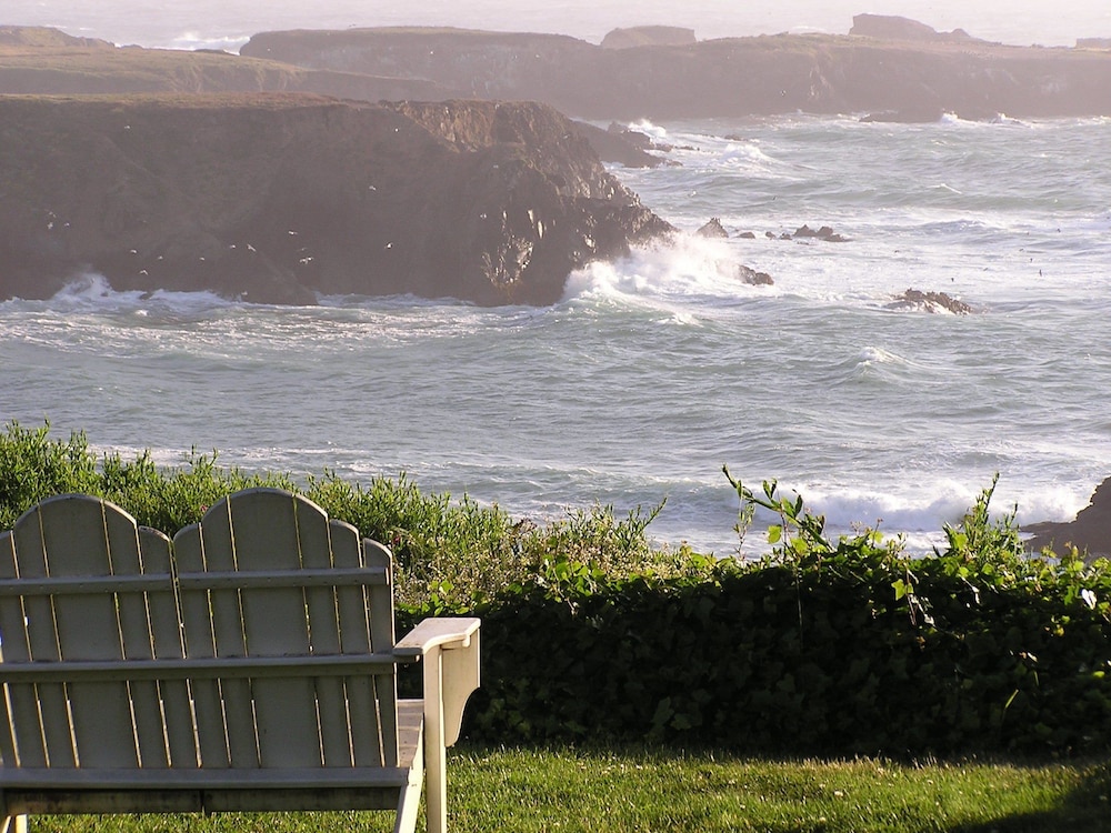 Agate Cove Inn 68/71