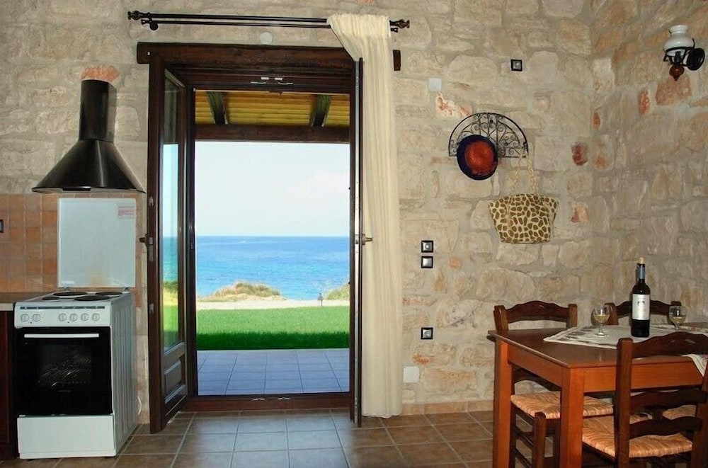KAVOS PSAROU VILLAS 7/50