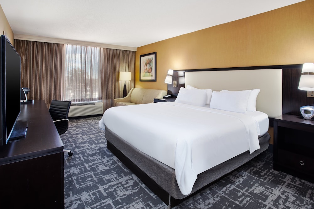 Crowne Plaza Hotel Greenville I 385 Roper Mtn Rd 13/77