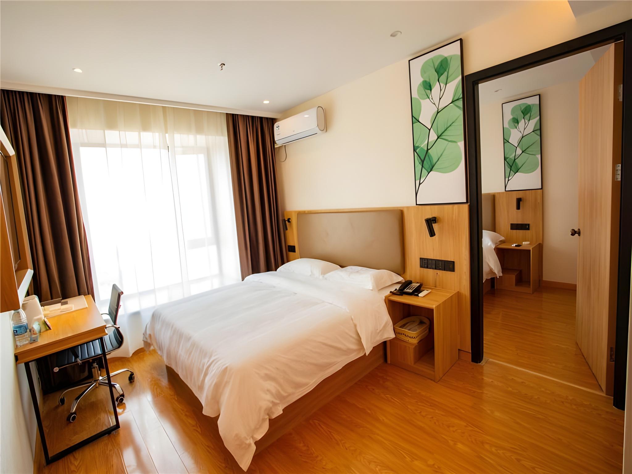 Family, King and Queen Bed