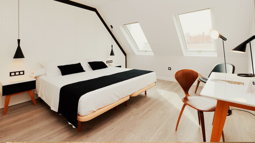 Suite, King Bed